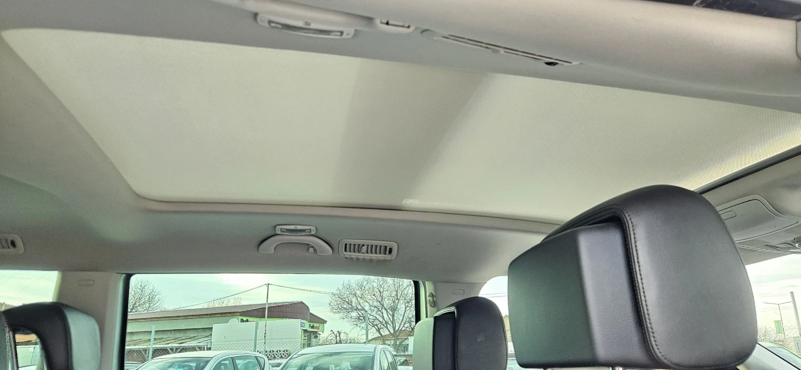 VW Sharan NAVI* PANORAMA* HIGHLINE* LED+ XENON , снимка 10 - Автомобили и джипове - 54128297