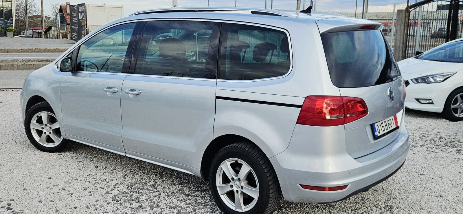 VW Sharan NAVI* PANORAMA* HIGHLINE* LED+ XENON , снимка 6 - Автомобили и джипове - 54128297