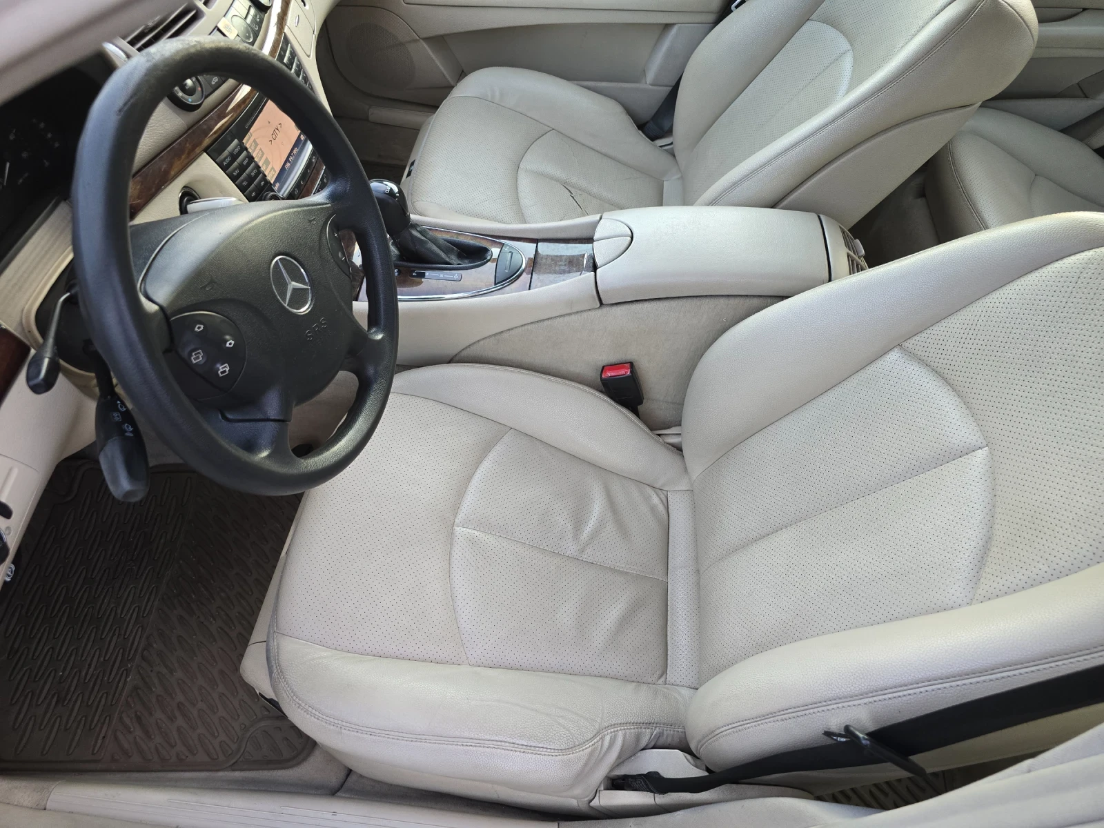 Mercedes-Benz E 280, снимка 11 - Автомобили и джипове - 54138324