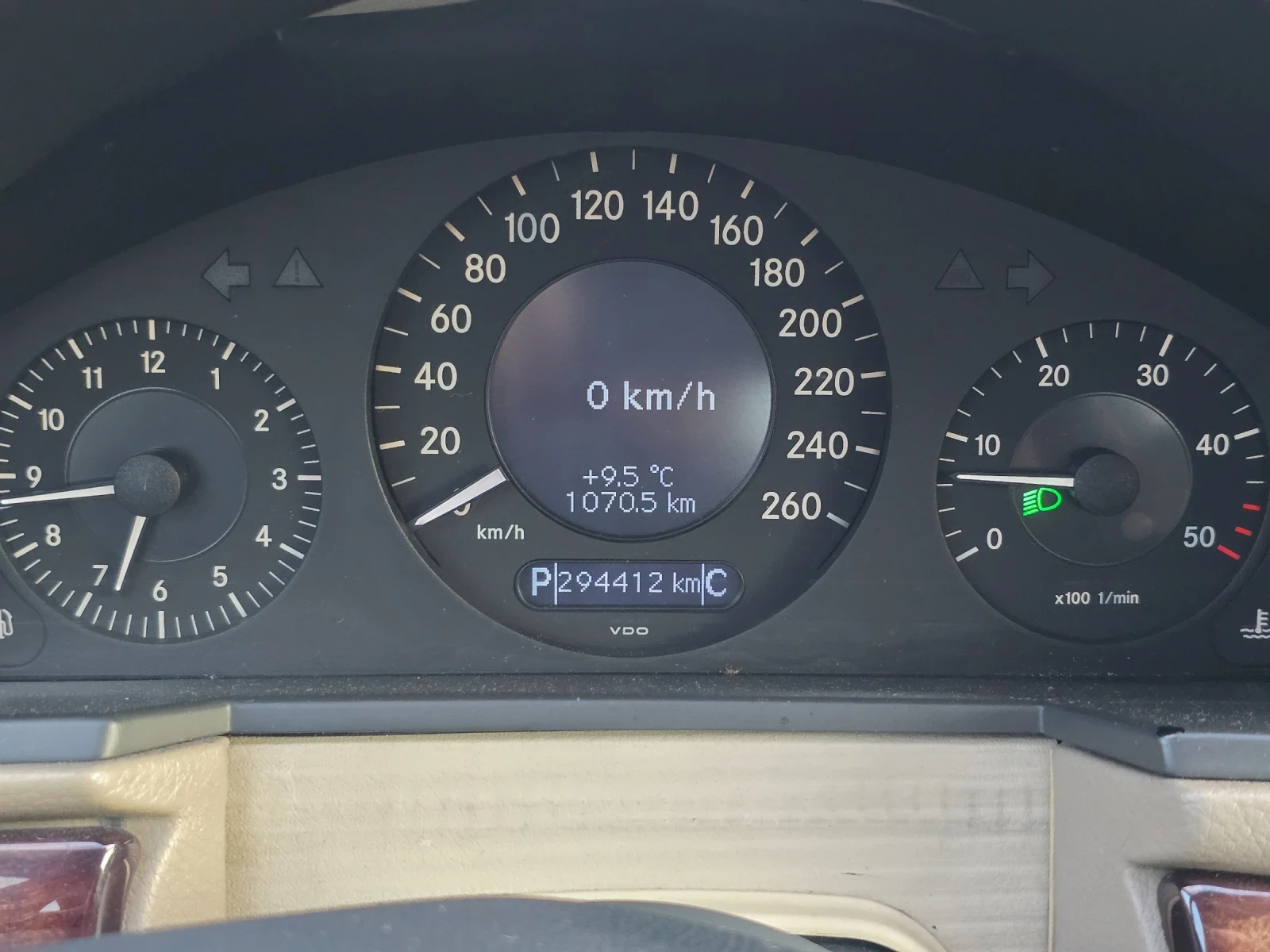 Mercedes-Benz E 280, снимка 15 - Автомобили и джипове - 54138324