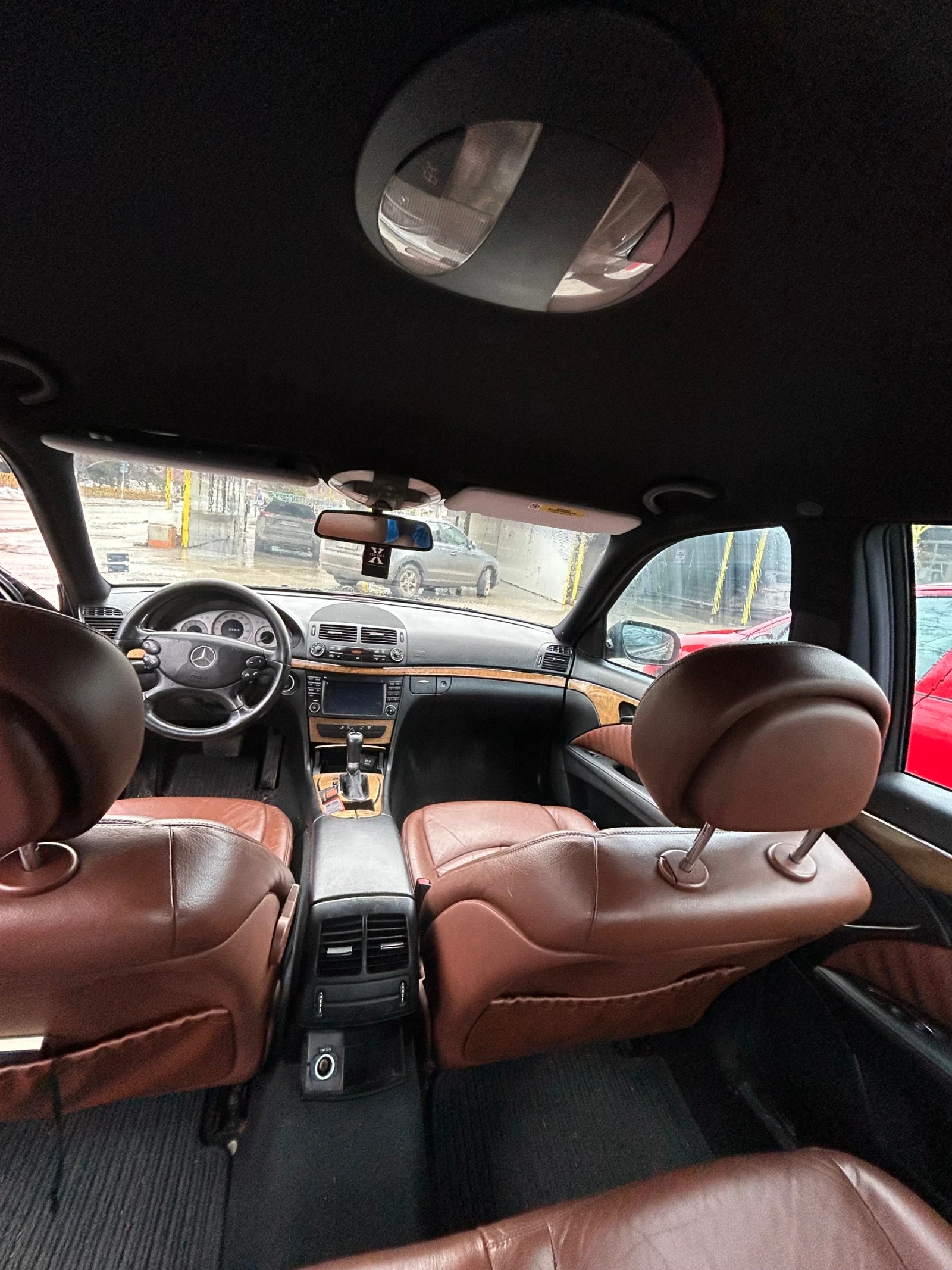 Mercedes-Benz E 320, снимка 8 - Автомобили и джипове - 54169112