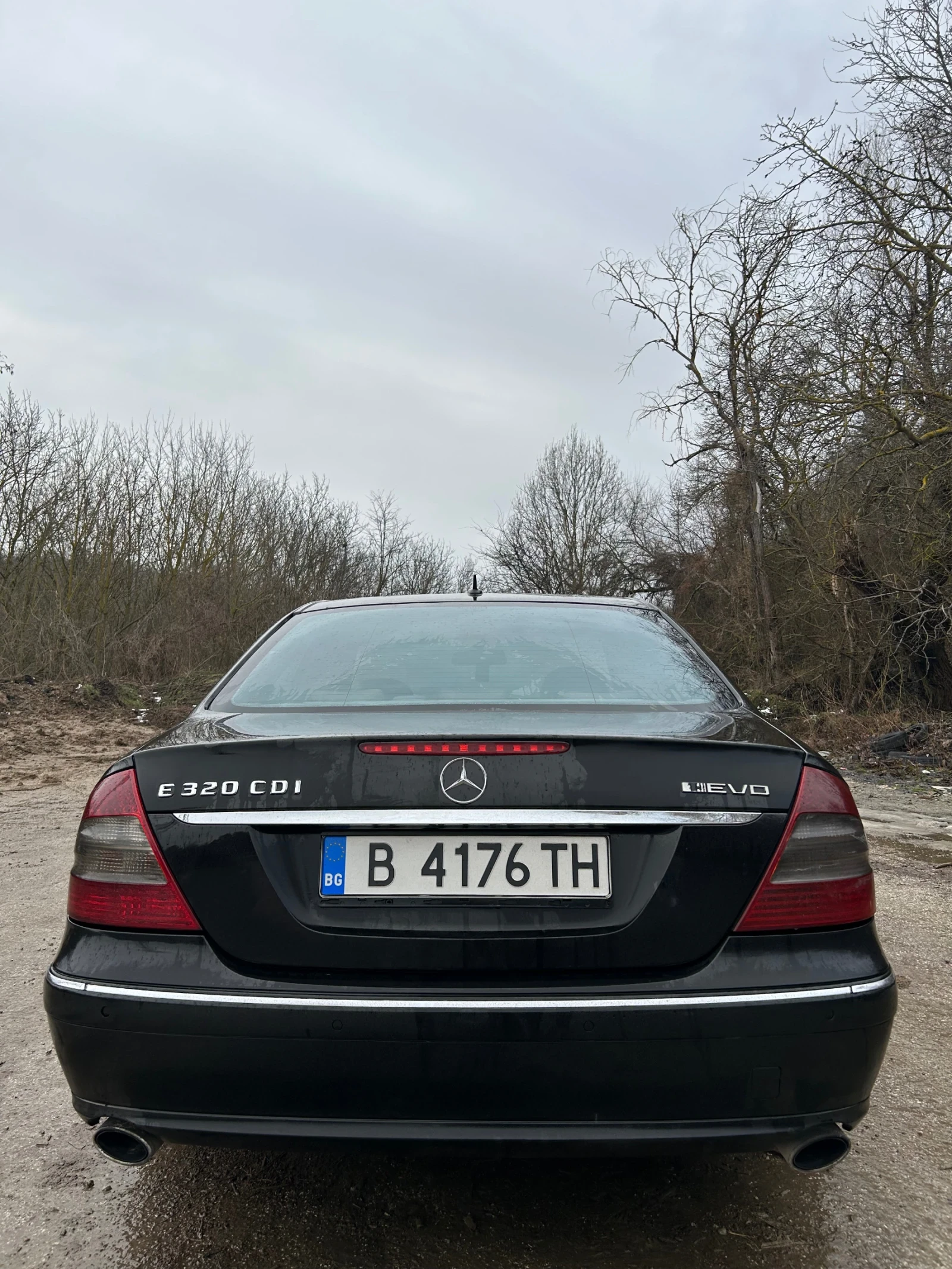 Mercedes-Benz E 320, снимка 2 - Автомобили и джипове - 54169112