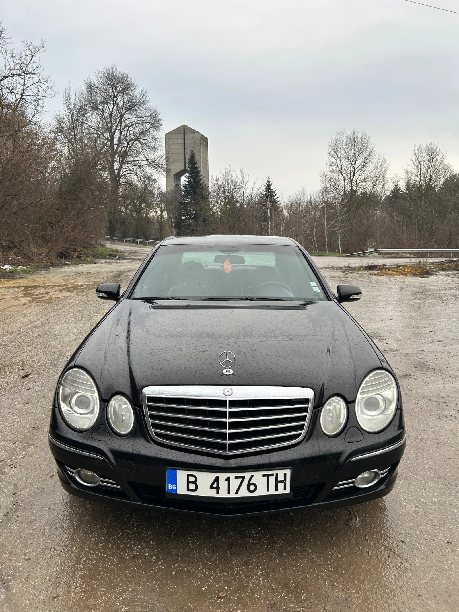 Mercedes-Benz E 320, снимка 3 - Автомобили и джипове - 54169112