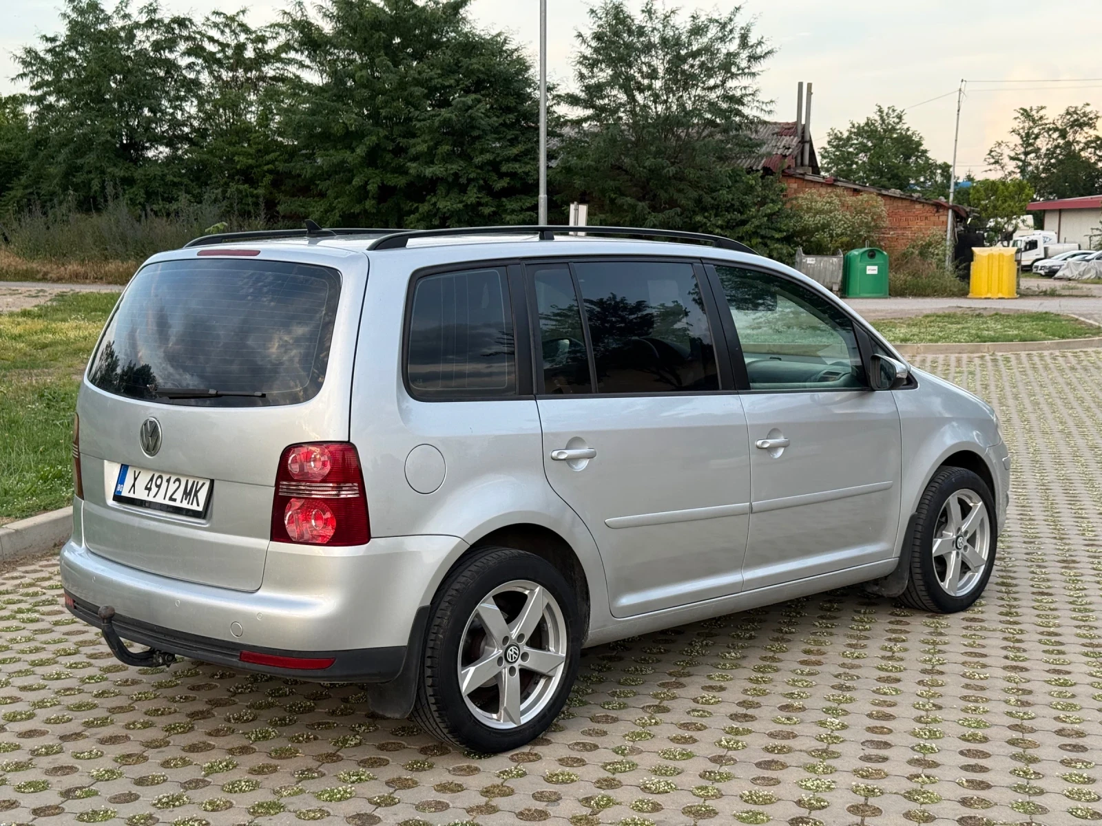 VW Touran 1.9TDi, снимка 3 - Автомобили и джипове - 54744149