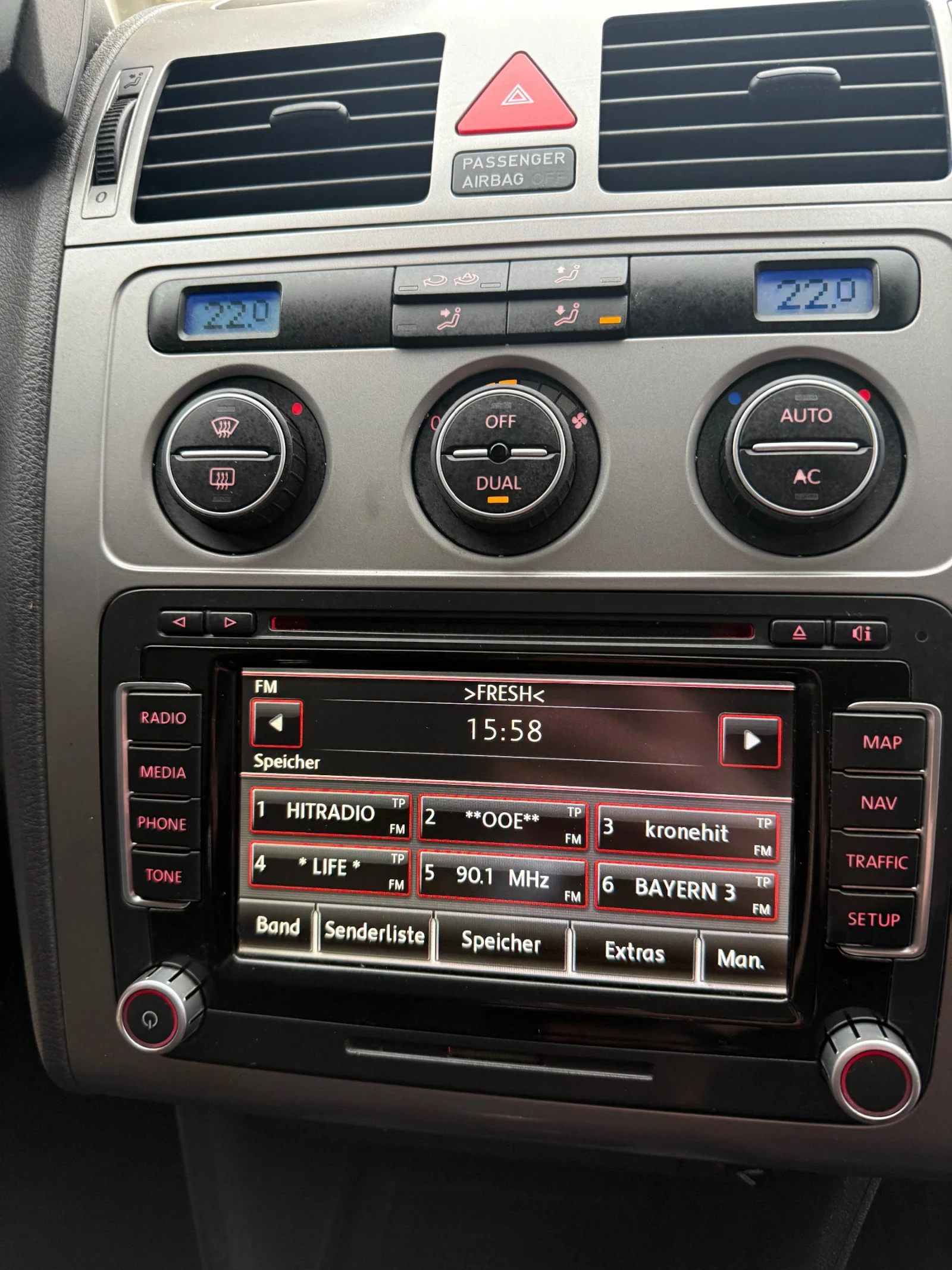 VW Touran 1.9TDi, снимка 8 - Автомобили и джипове - 54744149