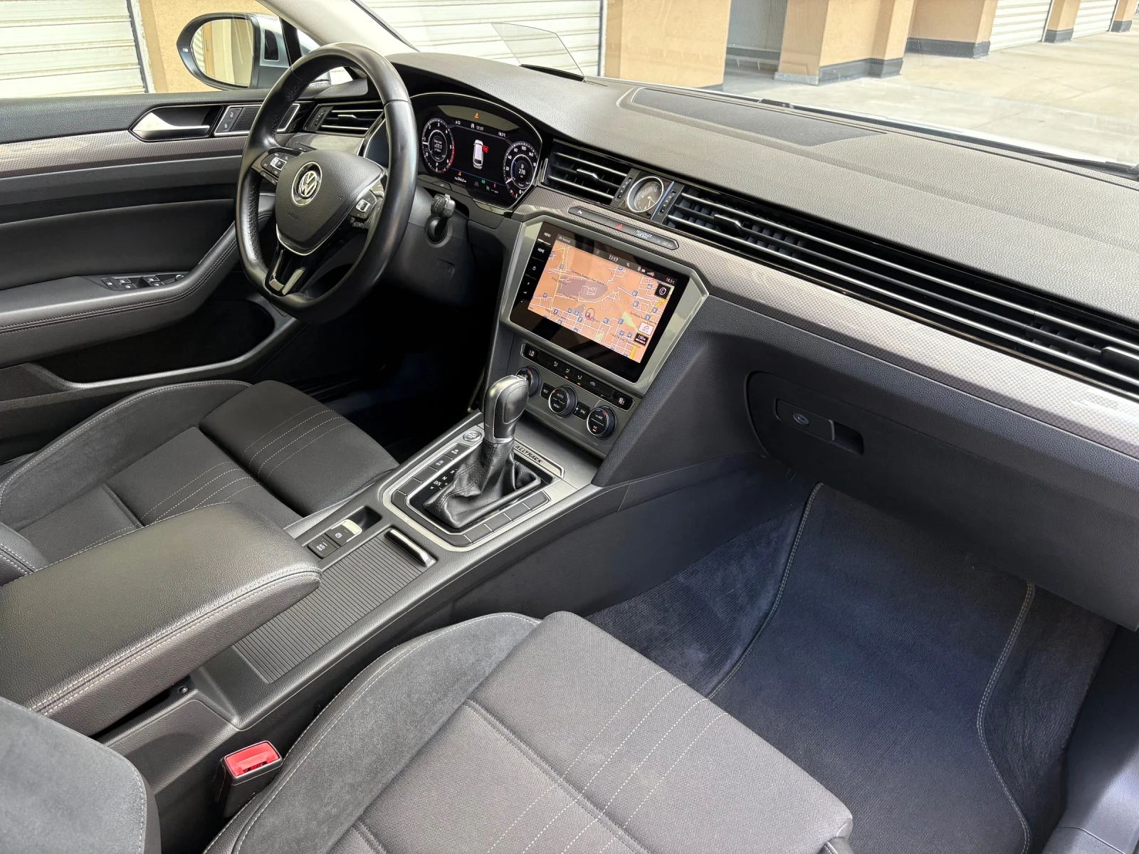 VW Alltrack Matrix, Digital, Камера, HeadUp, Keyless, Ел.Багаж, снимка 11 - Автомобили и джипове - 55036388