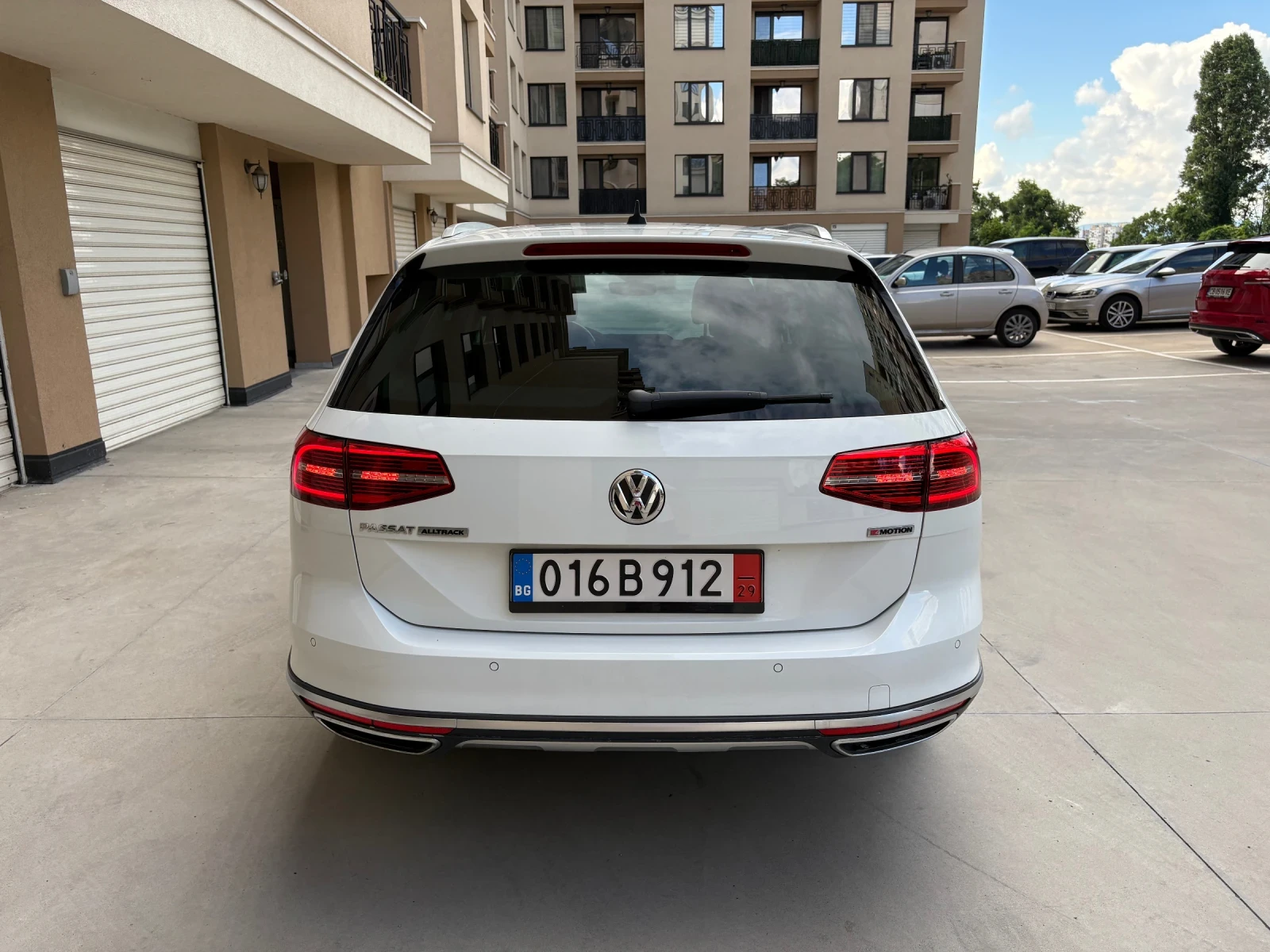 VW Alltrack Matrix, Digital, Камера, HeadUp, Keyless, Ел.Багаж, снимка 6 - Автомобили и джипове - 55036388