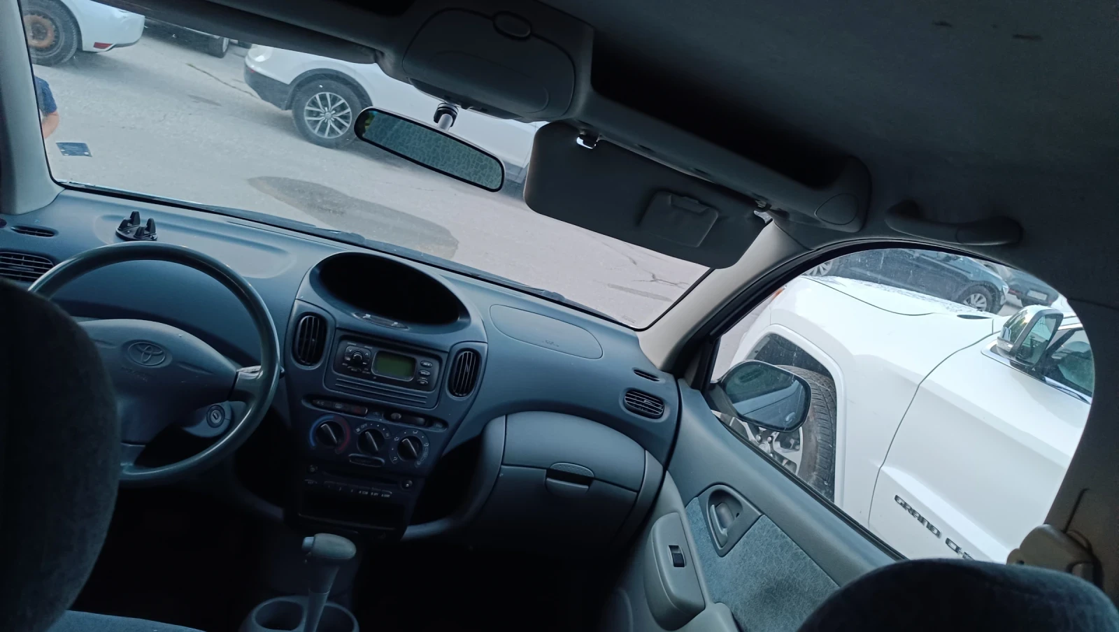 Toyota Yaris verso АВТОМАТ 1.3, снимка 5 - Автомобили и джипове - 55166423