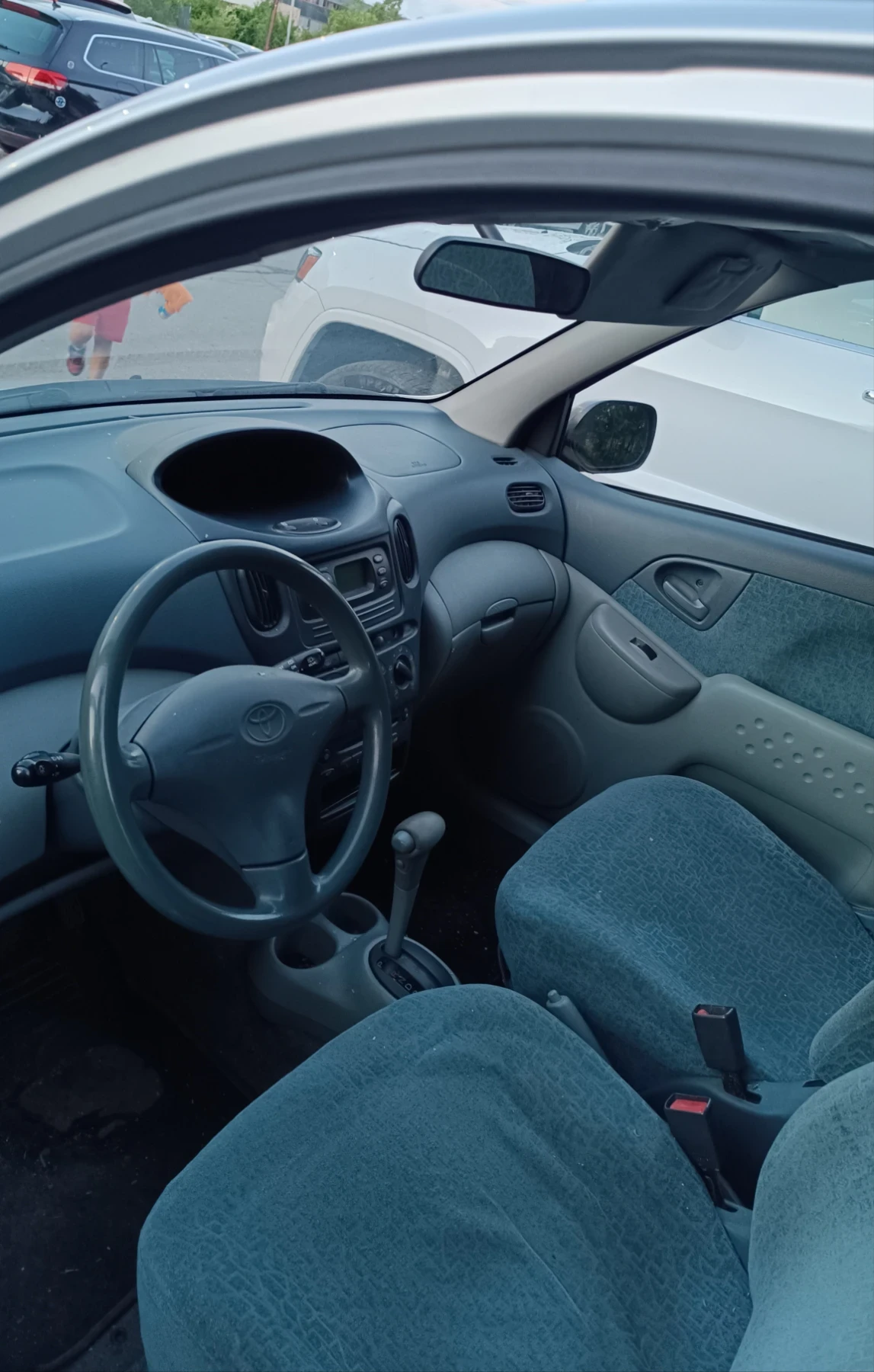 Toyota Yaris verso АВТОМАТ 1.3, снимка 4 - Автомобили и джипове - 55166423