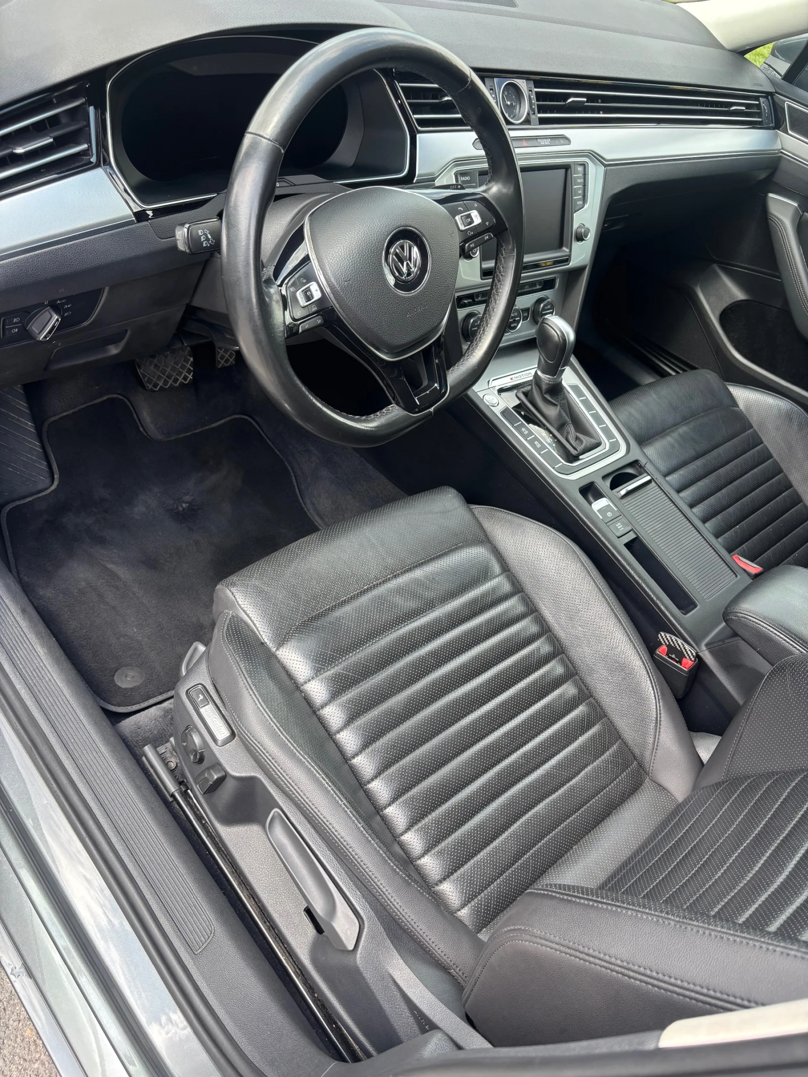 VW Passat, снимка 7 - Автомобили и джипове - 55221579