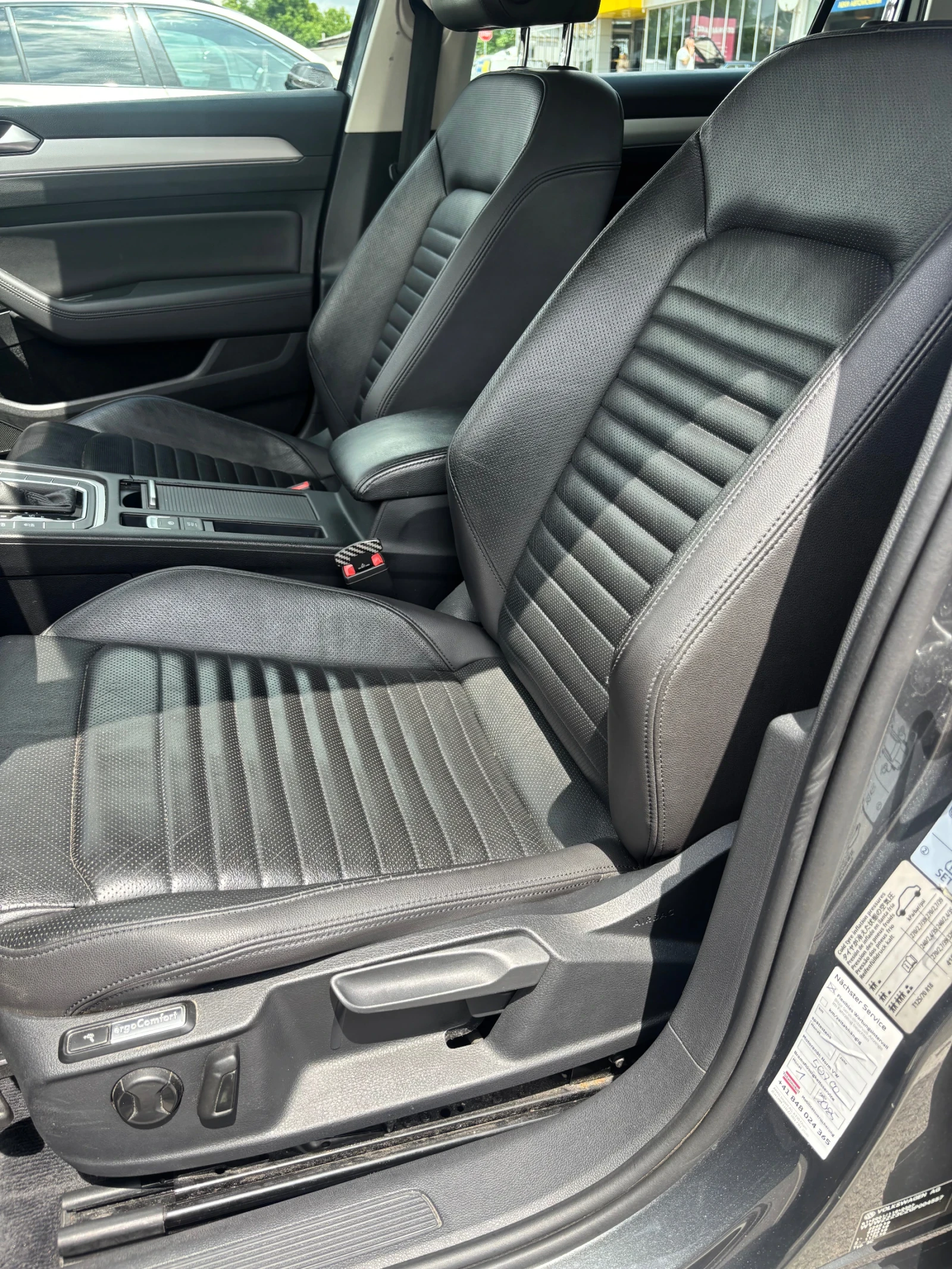 VW Passat, снимка 8 - Автомобили и джипове - 55221579