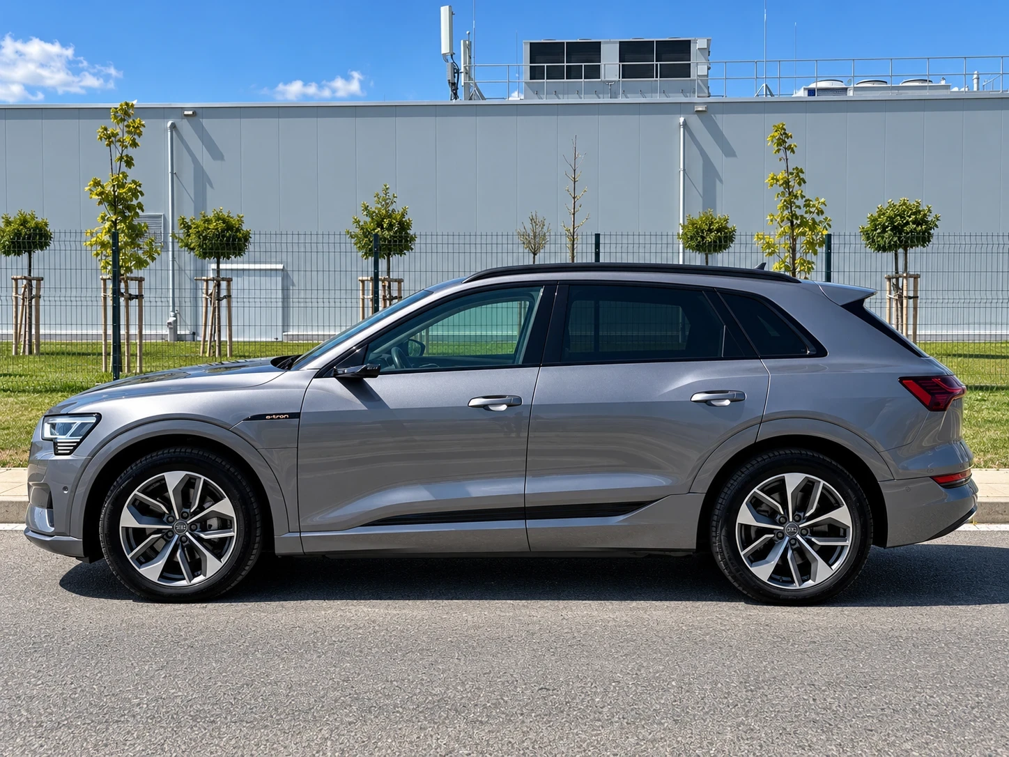 Audi E-Tron 55/95 kW/77000 km/Head up, снимка 3 - Автомобили и джипове - 55960388