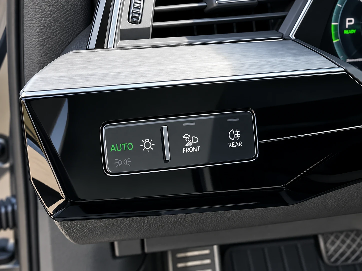 Audi E-Tron 55/95 kW/77000 km/Head up, снимка 15 - Автомобили и джипове - 55960388