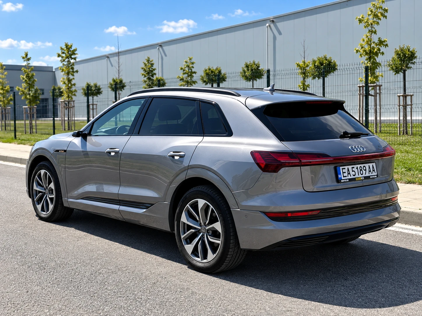 Audi E-Tron 55/95 kW/77000 km/Head up, снимка 4 - Автомобили и джипове - 55960388