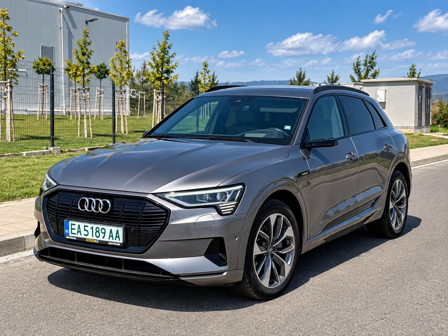 Audi E-Tron 55/95 kW/77000 km/Head up, снимка 2 - Автомобили и джипове - 55960388