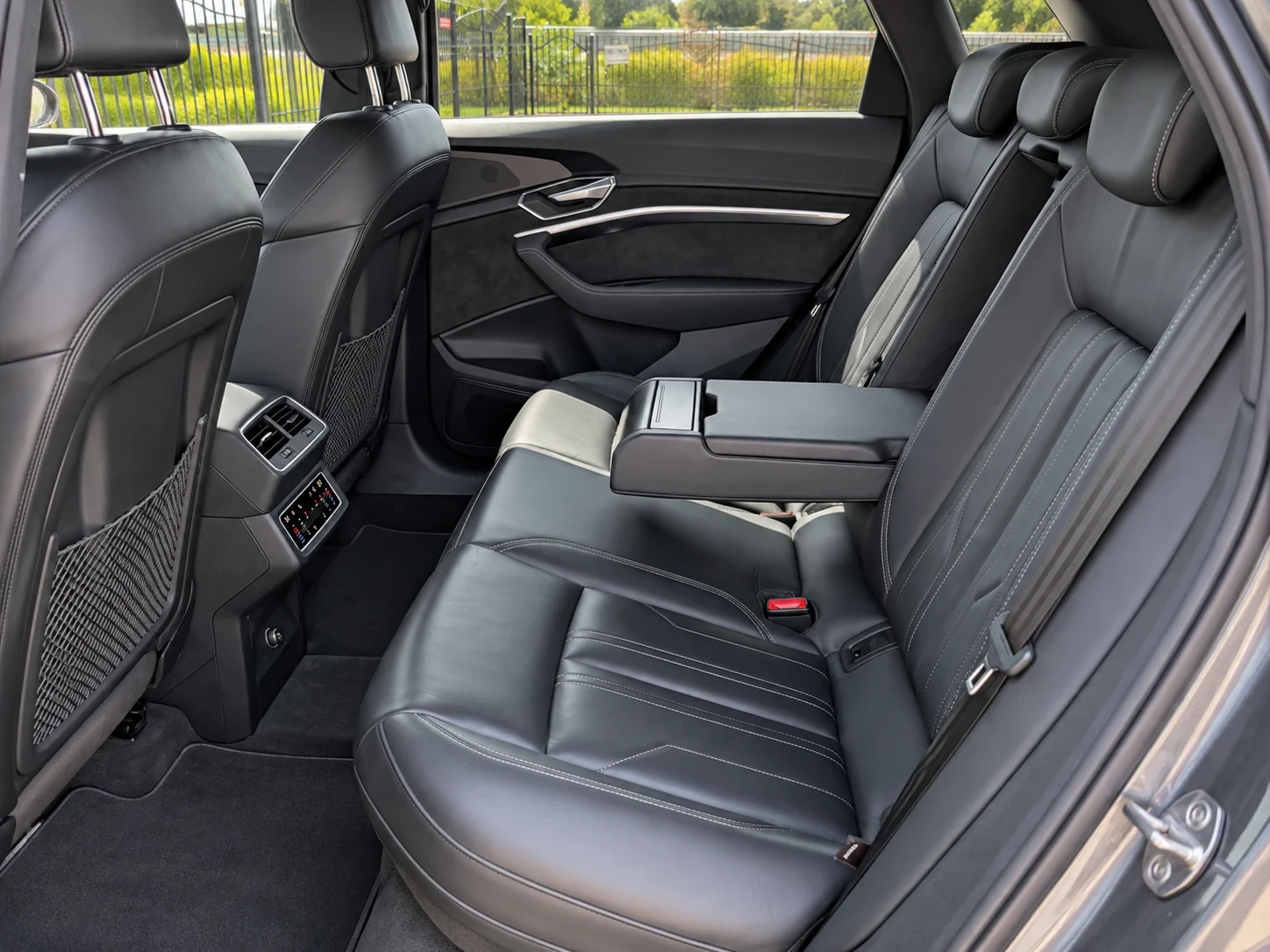 Audi E-Tron 55/95 kW/77000 km/Head up, снимка 11 - Автомобили и джипове - 55960388