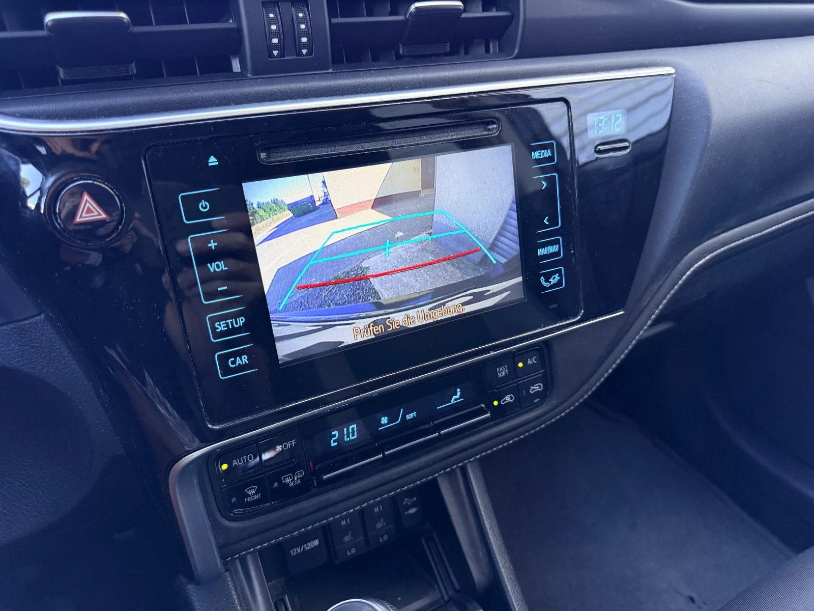 Toyota Auris, снимка 5 - Автомобили и джипове - 55983052