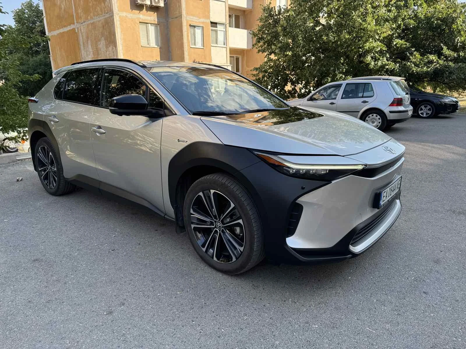 Toyota bZ4X, снимка 3 - Автомобили и джипове - 56074275