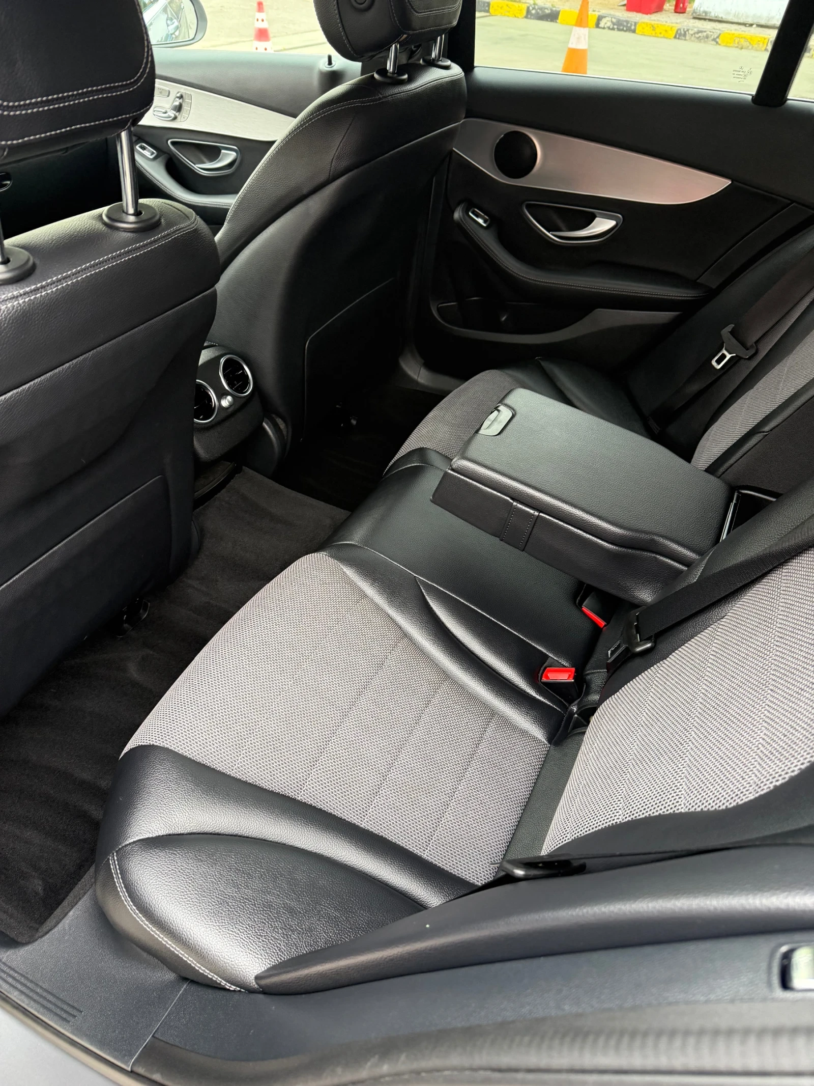 Mercedes-Benz C 400 C400/4x4/FULL/CH/, снимка 8 - Автомобили и джипове - 56226822