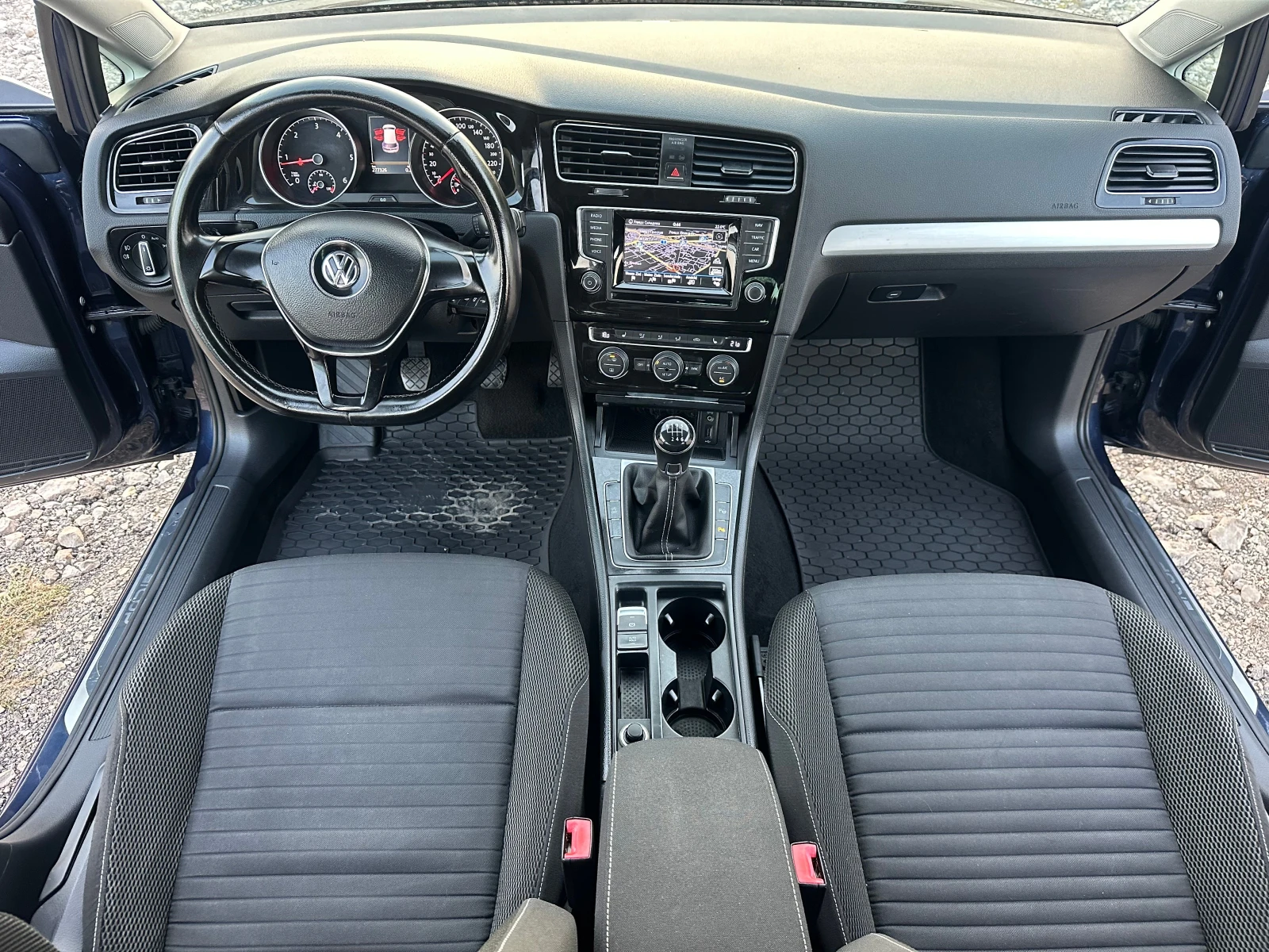 VW Golf 1.6tdi 105kc COP NAVI | Mobile.bg � ����������� 11