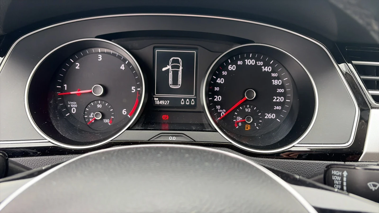 VW Passat (KATO НОВА)^(R-Line), снимка 8 - Автомобили и джипове - 56395834