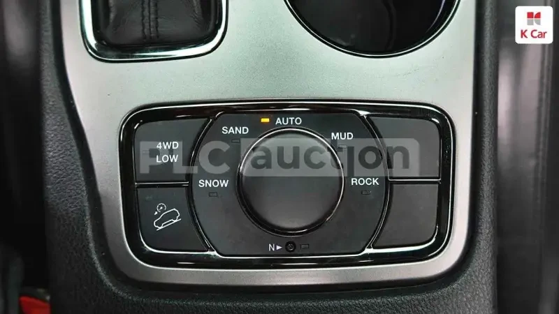 Jeep Grand cherokee LIMITED | ПОДГРЕВ | 4X4 | PANO | ПАМЕТ | ТЕХНОТЕСТ, снимка 9 - Автомобили и джипове - 54245590