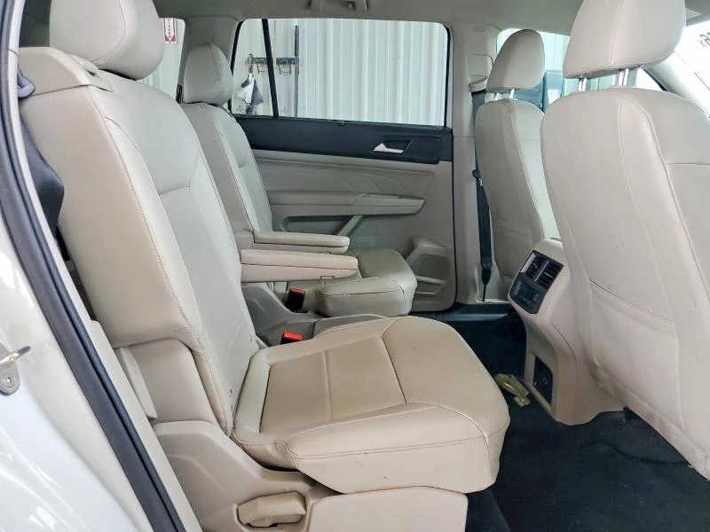 VW Atlas 3.6L V6 SE / 2WD / 6 МЕСТА / ЦЕНАТА Е ДО 23.09, снимка 11 - Автомобили и джипове - 56186123