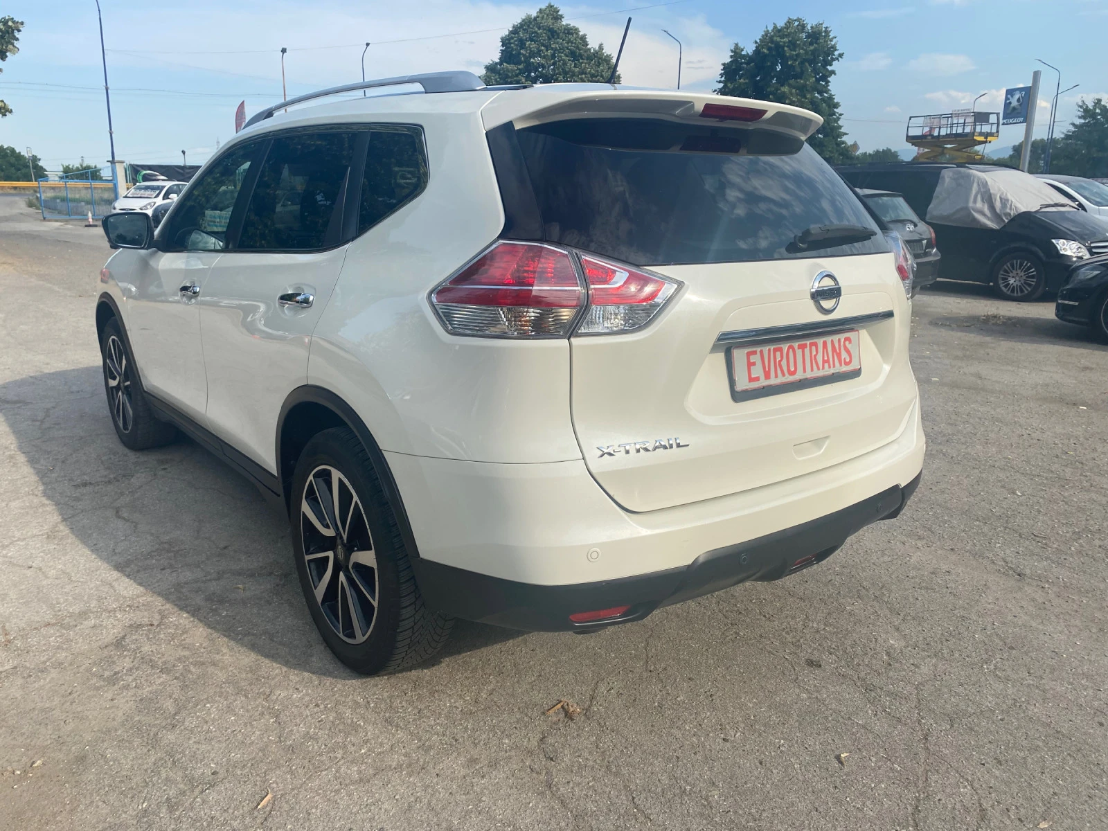 Nissan X-trail 1, 6 DCI /Кожа/Панорама/Автомат/Нави//LED/ 7Места - изображение 6