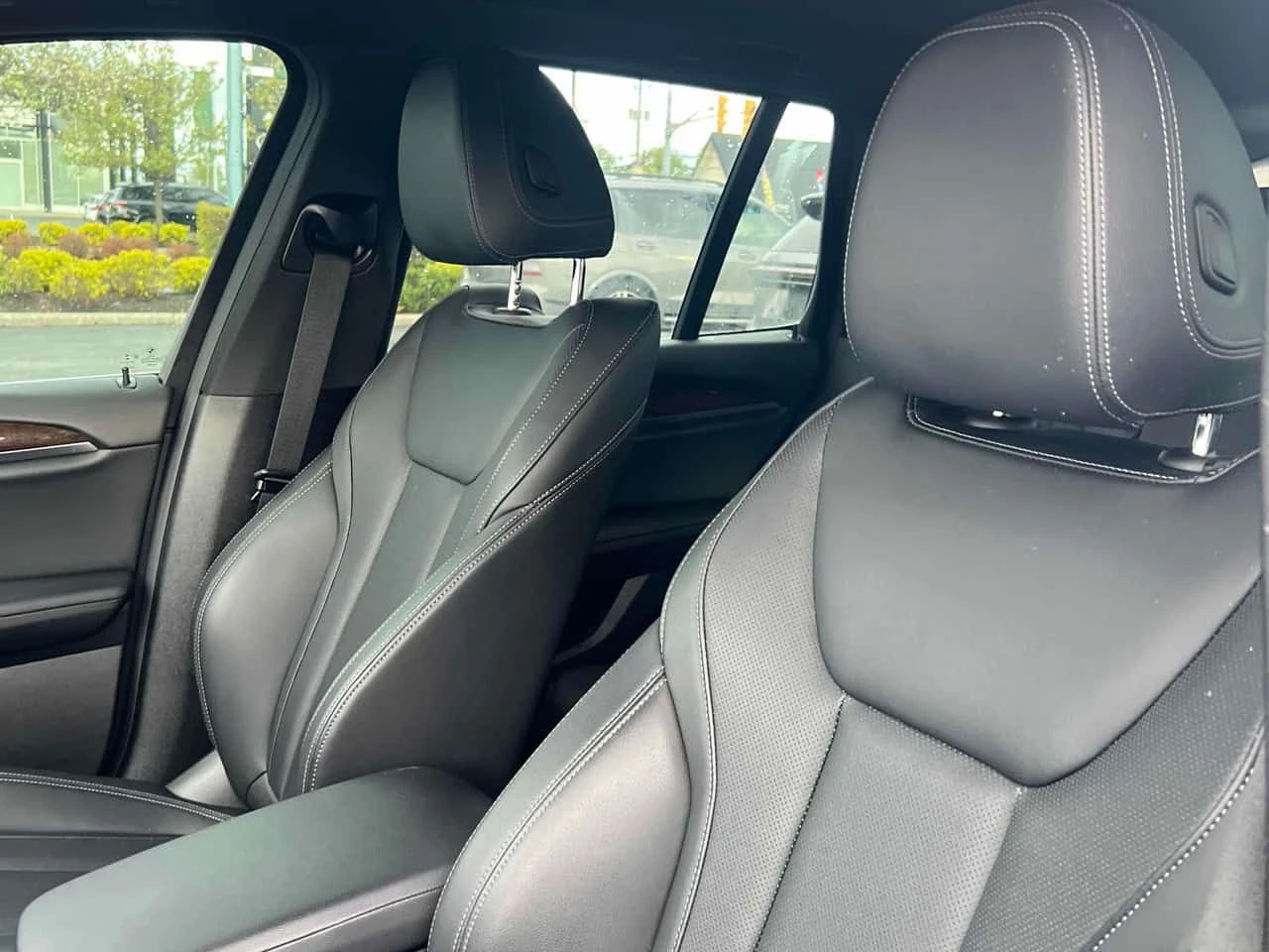 BMW X3 * xDrive30i * КАМЕРА* ПОДГРЕВ НА ВОЛАН И СЕДАЛКИ* , снимка 11 - Автомобили и джипове - 54396680