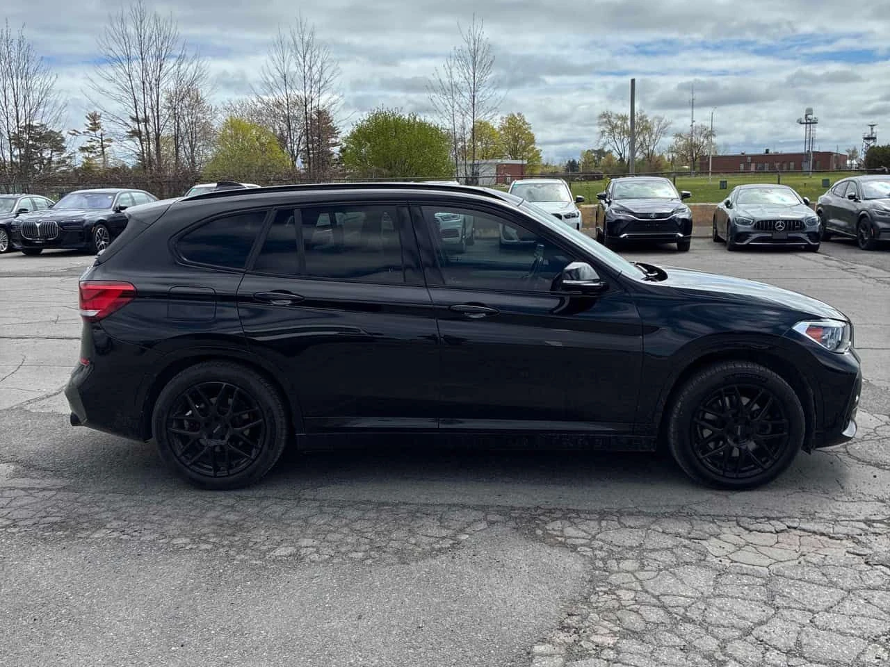 BMW X1 xDrive28i/ПОДГРЕВИ/ВТОРИ ГУМИ/ПАНОРАМА/ОТ BMW, снимка 4 - Автомобили и джипове - 54572635