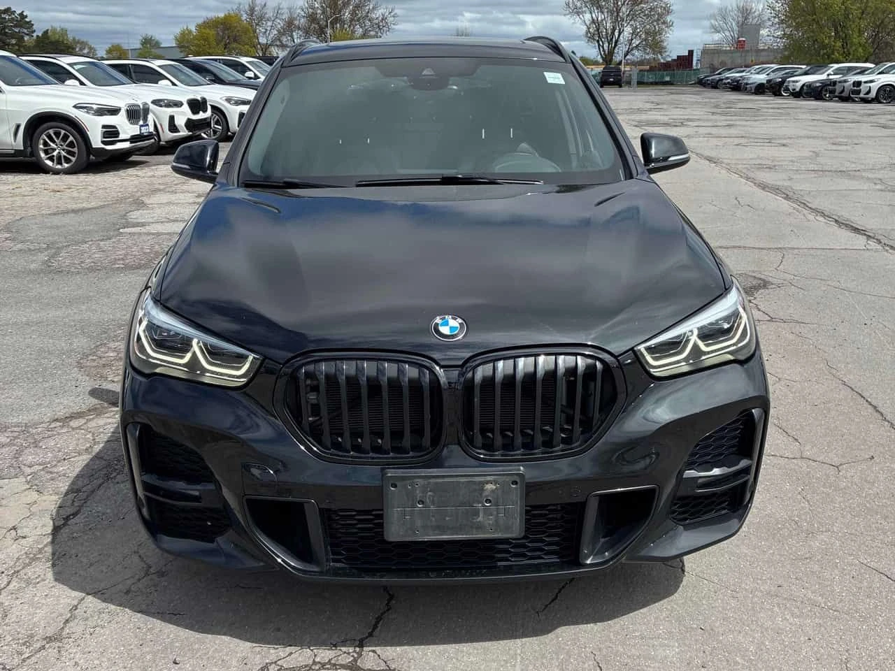 BMW X1 xDrive28i/ПОДГРЕВИ/ВТОРИ ГУМИ/ПАНОРАМА/ОТ BMW, снимка 2 - Автомобили и джипове - 54572635