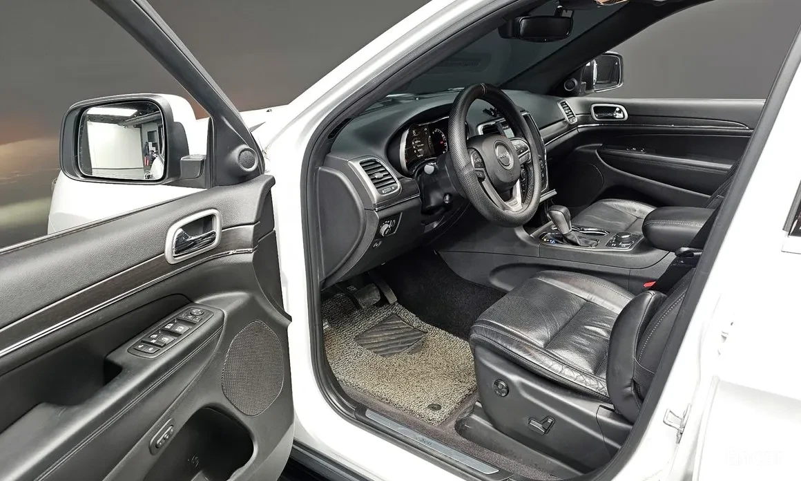 Jeep Grand cherokee 3.6 Limited, снимка 11 - Автомобили и джипове - 54821049
