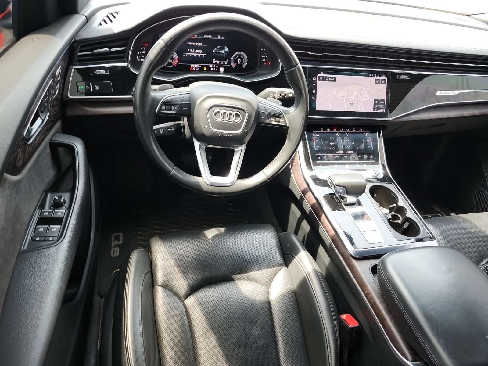 Audi Q8 Technik * ДИСТРОНИК * ОБДУХВАНЕ * ПАНО * 360, снимка 8 - Автомобили и джипове - 55094899