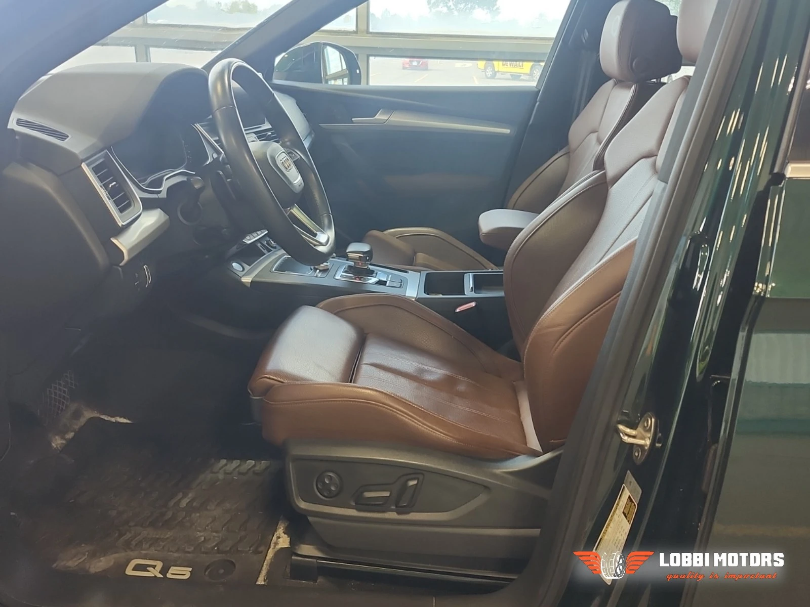 Audi Q5, снимка 5 - Автомобили и джипове - 56103761