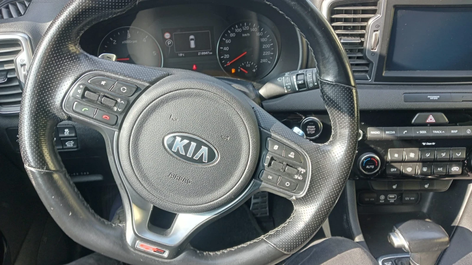 Kia Sportage 2.0 D ABTOMAT 4x4 , снимка 10 - Автомобили и джипове - 56717837