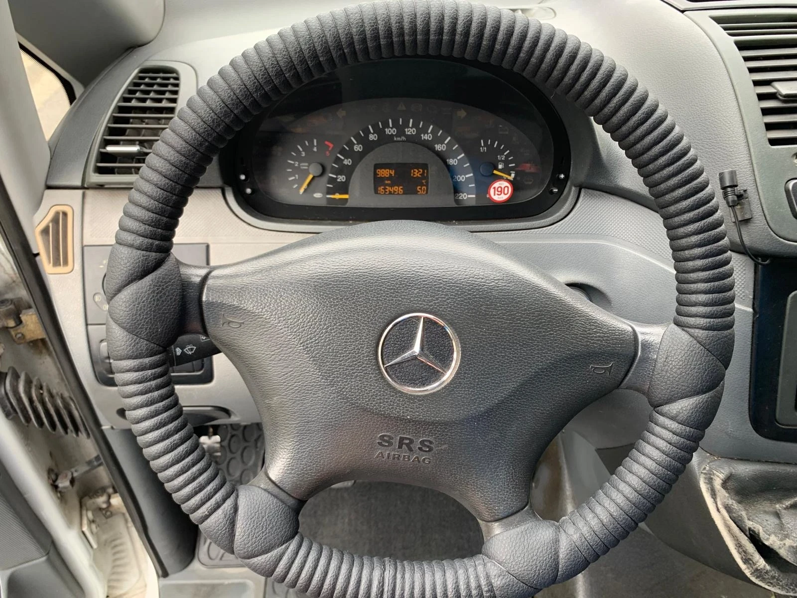 Mercedes-Benz Vito 109 CDI Климатик, снимка 11 - Бусове и автобуси - 55160660