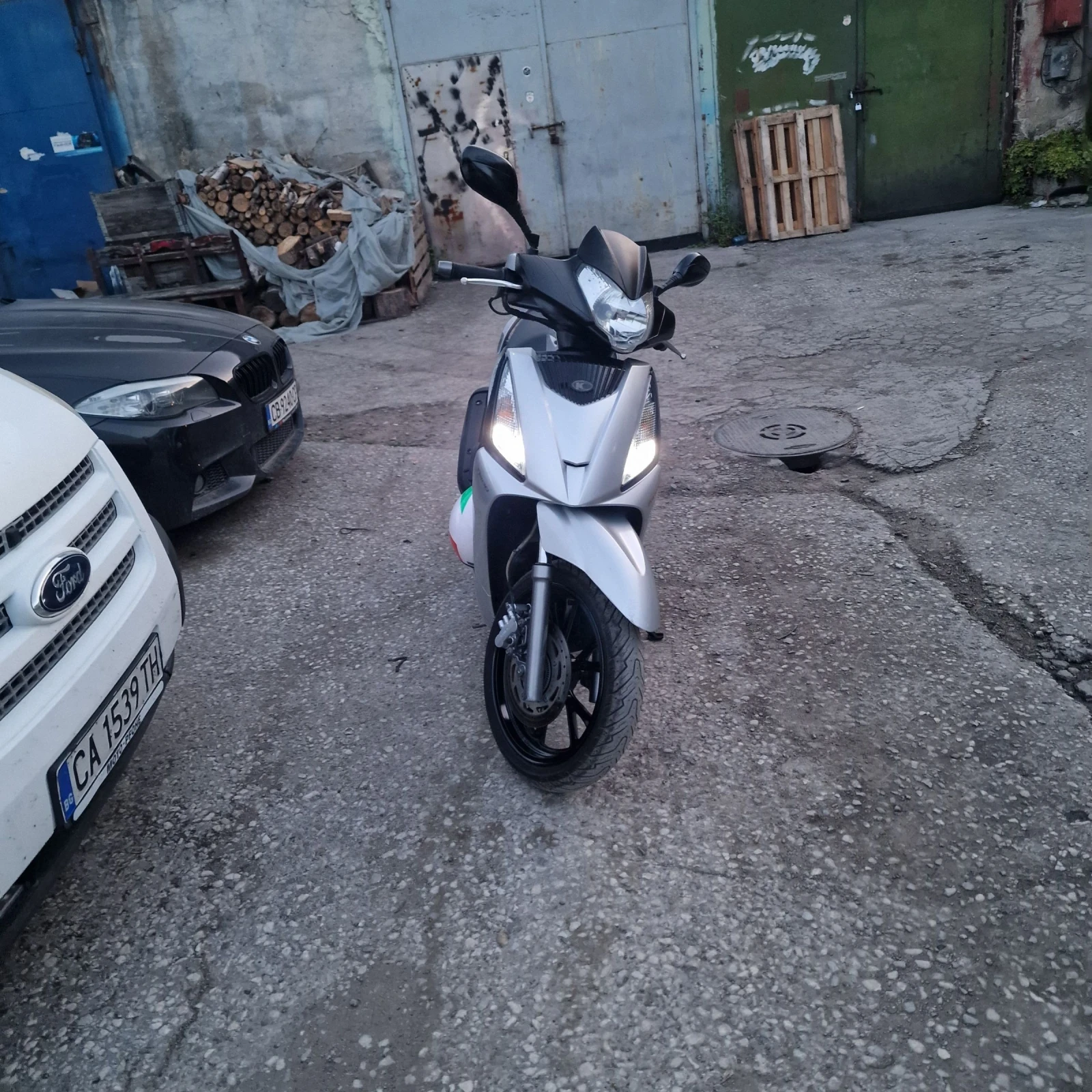 Kymco People Gti 300 sport , снимка 4 - Мотоциклети и мототехника - 54960365