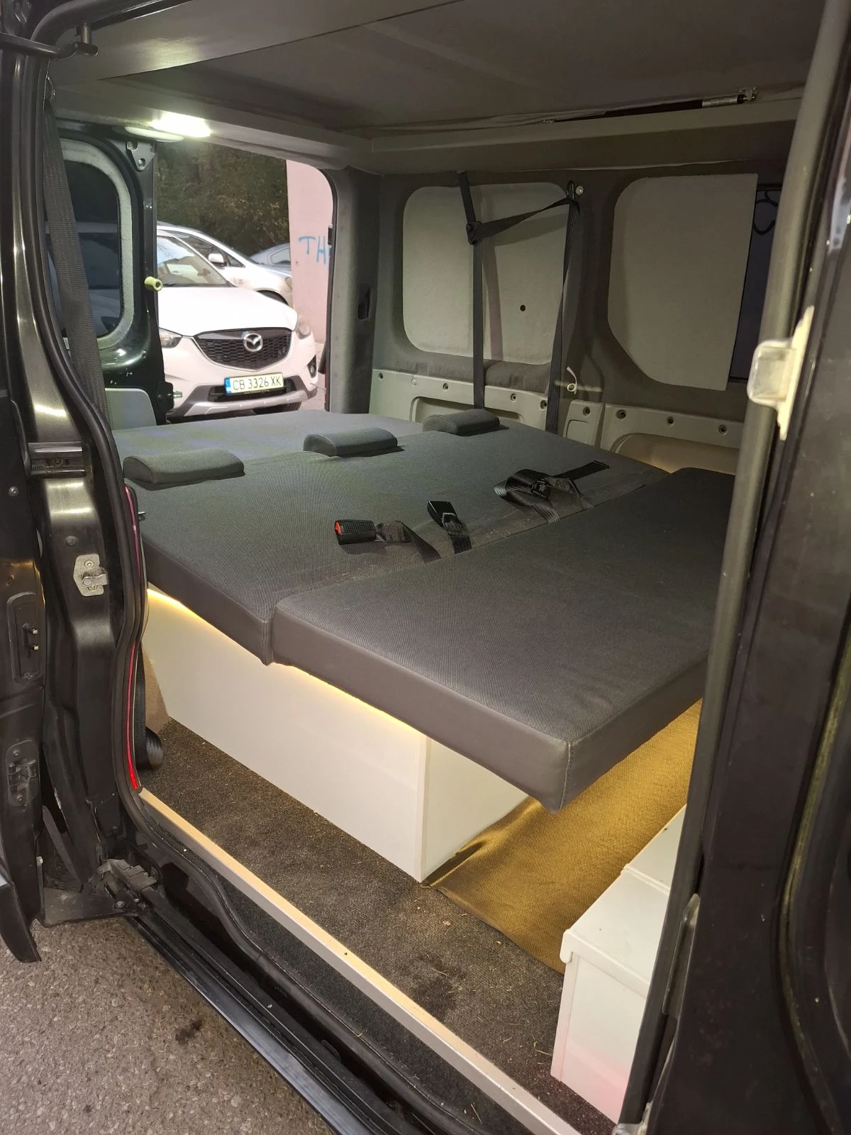 Кемпер Други VIVARO, снимка 13 - Каравани и кемпери - 54630741