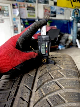 Гуми Зимни 225/40R19, снимка 5