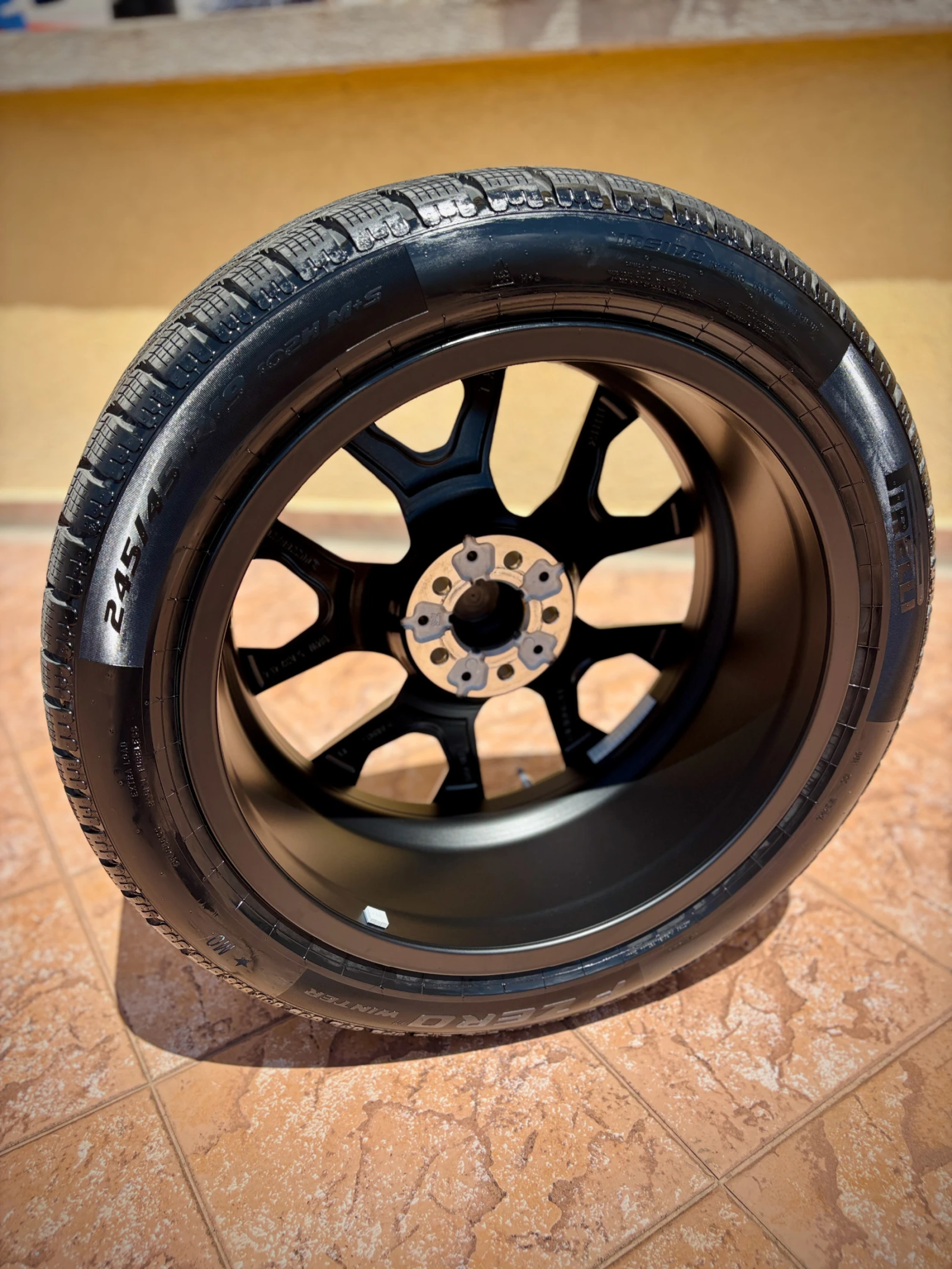 Гуми с джанти Pirelli 245/45R19, снимка 9 - Гуми и джанти - 55172418