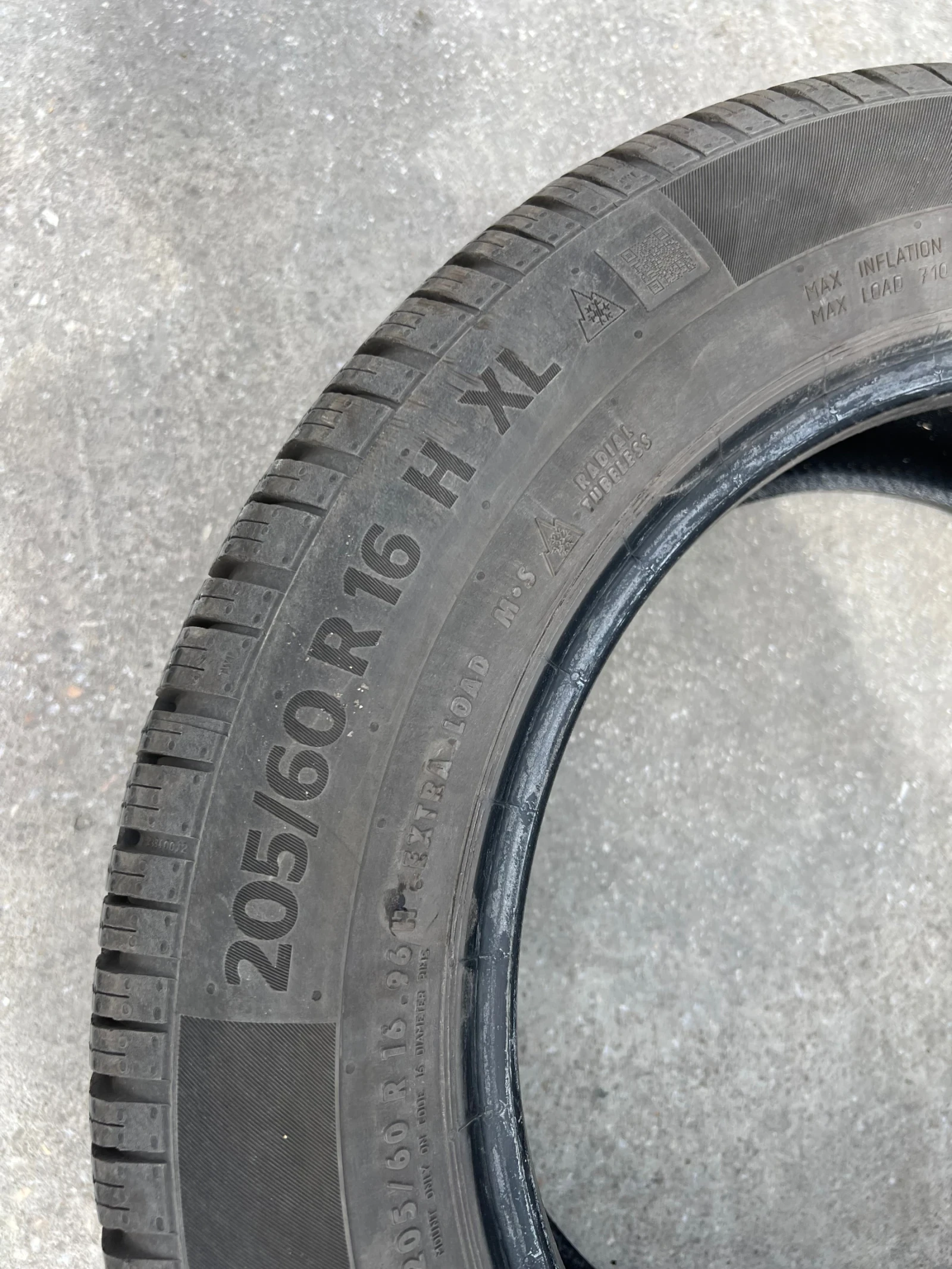 Гуми Зимни 205/60R16, снимка 5 - Гуми и джанти - 55965808