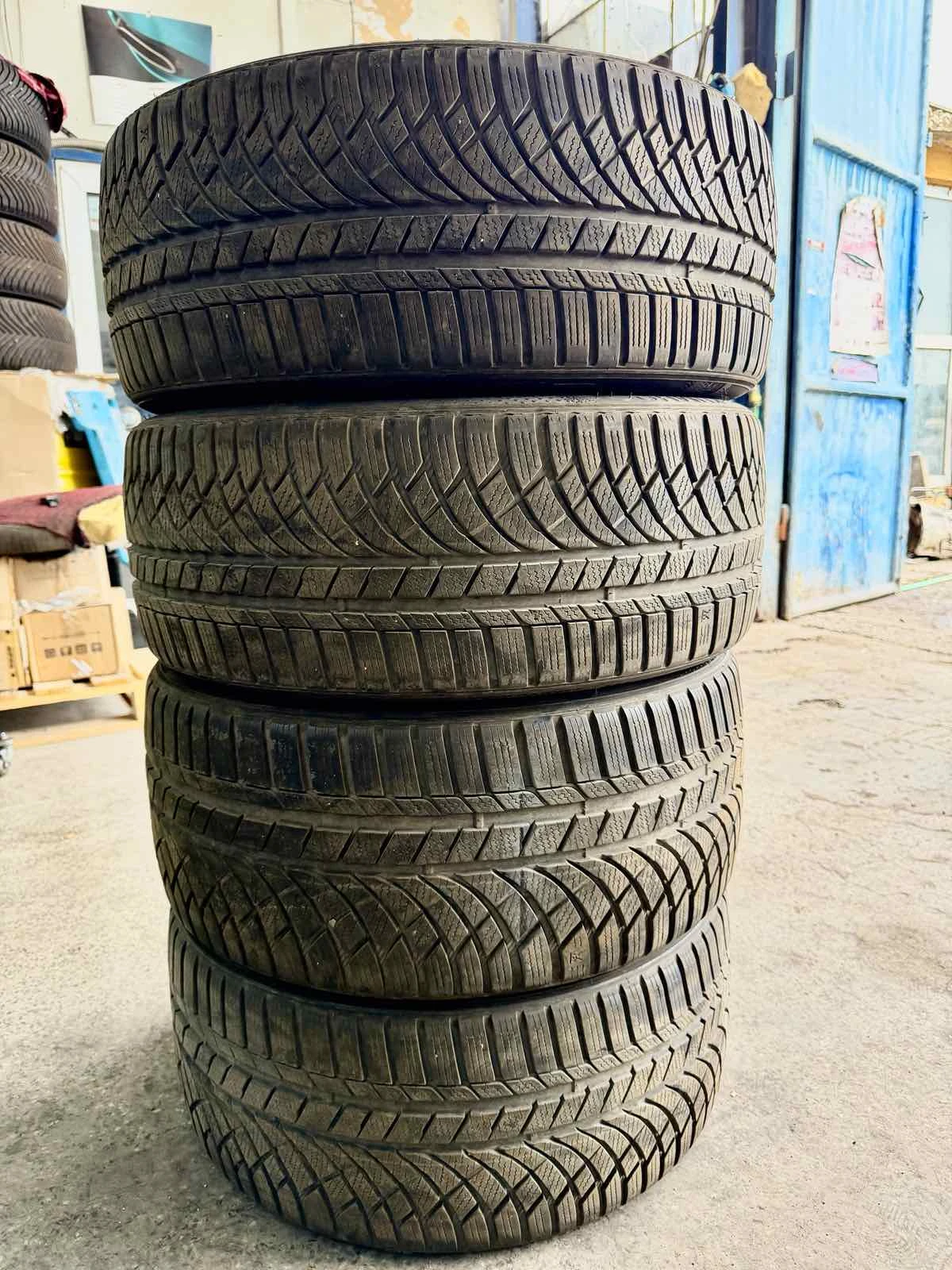 Гуми Зимни 225/40R19