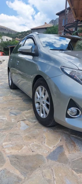 Toyota Auris, снимка 2