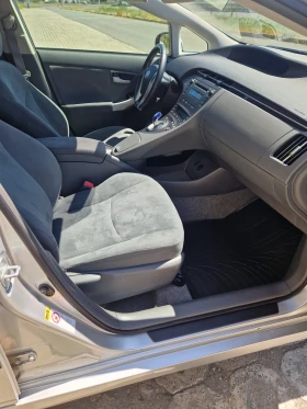 Toyota Prius Life, снимка 13