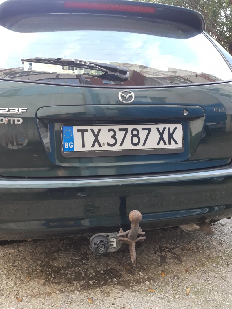 Mazda 323, снимка 4 - Автомобили и джипове - 47911016