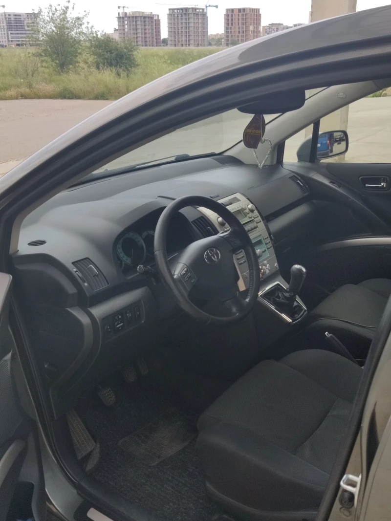 Toyota Corolla verso 2.2 D4D 136к.с., снимка 4 - Автомобили и джипове - 52644561