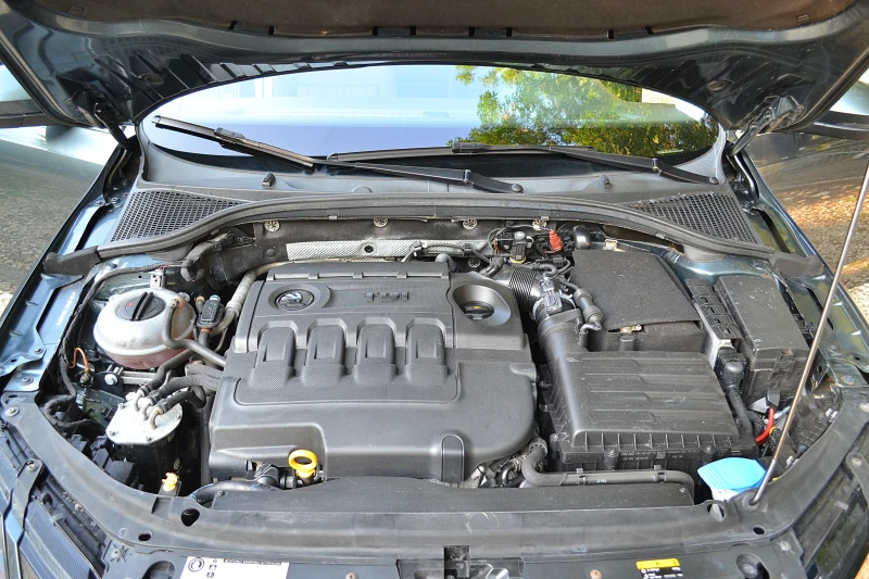 Skoda Octavia 1.6 TDI Style, снимка 16 - Автомобили и джипове - 50771773