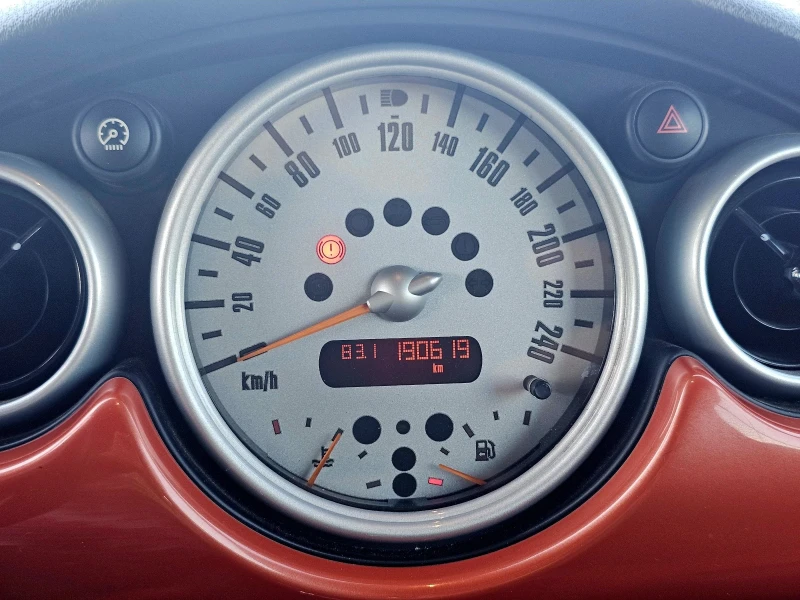 Mini Cooper cabrio 1.6 116kc, снимка 12 - Автомобили и джипове - 51925832