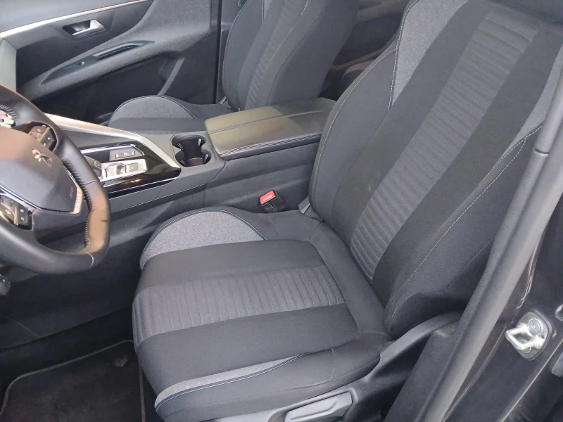 Peugeot 3008 1.5 130k.c Avtomat, снимка 13 - Автомобили и джипове - 52433419