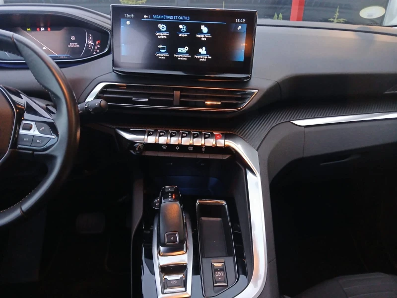 Peugeot 3008 1.5 130k.c Avtomat, снимка 10 - Автомобили и джипове - 52433419